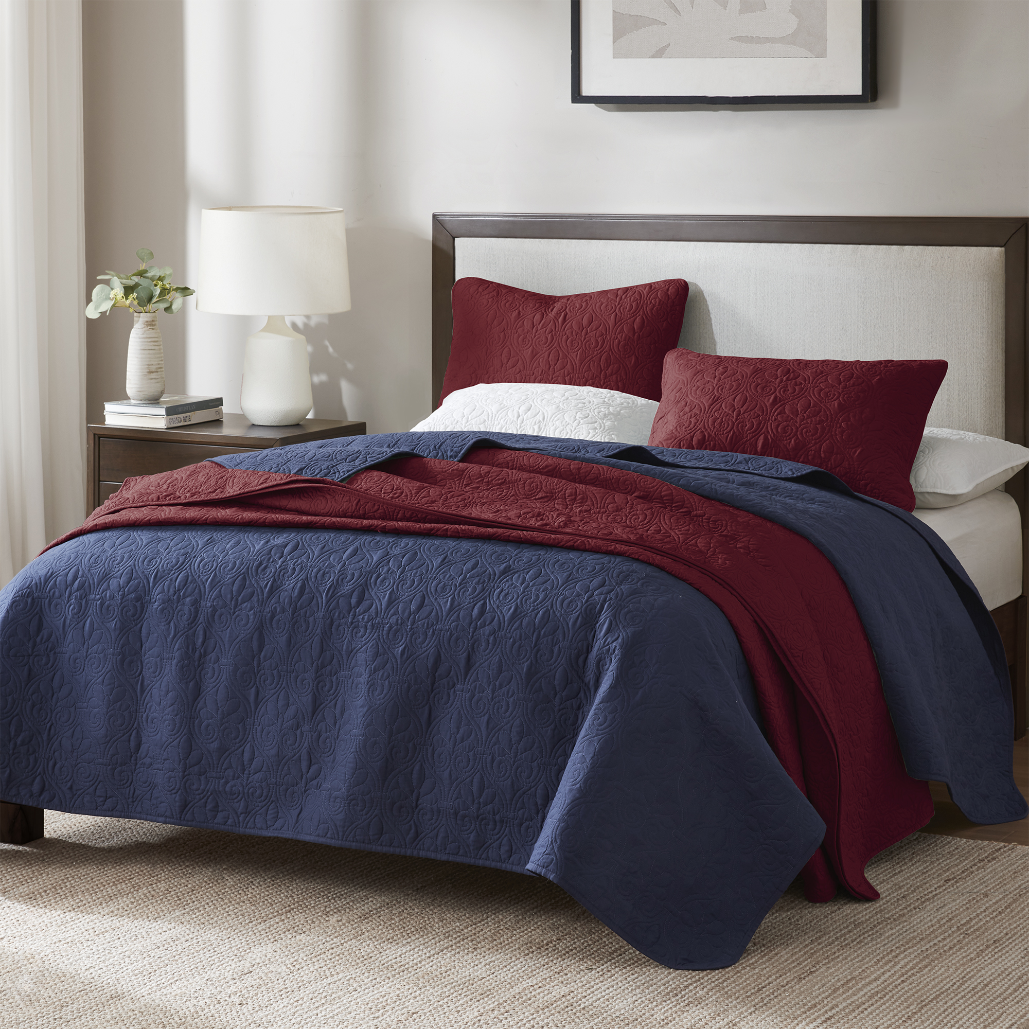 Quebec Reversible Quilt Set