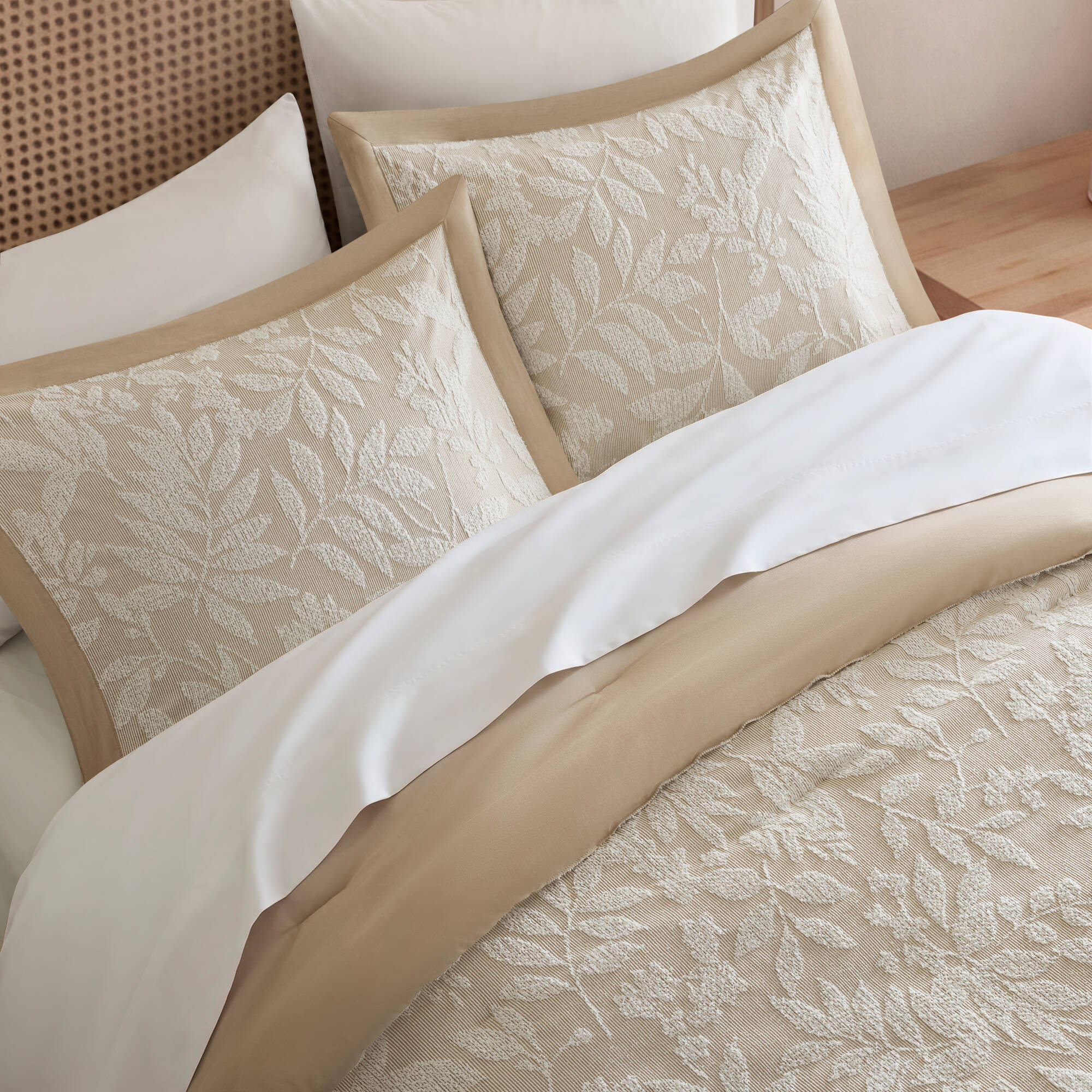 Harbor House Blue Solace Leaf 3-Piece Cotton Blend Botanical Jacquard Comforter Set