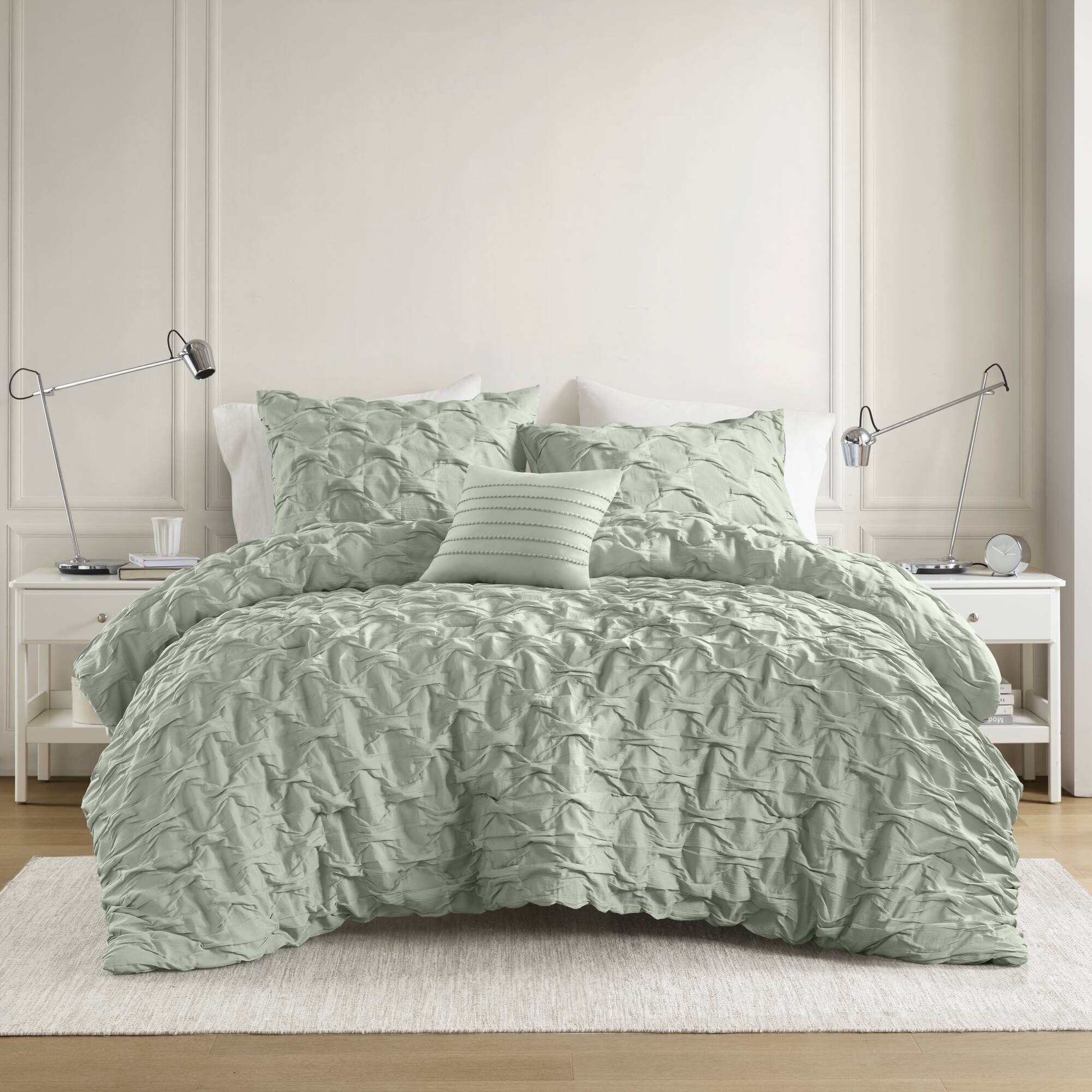 Bailey Diamond Pintuck Pleated Woven Comforter Set