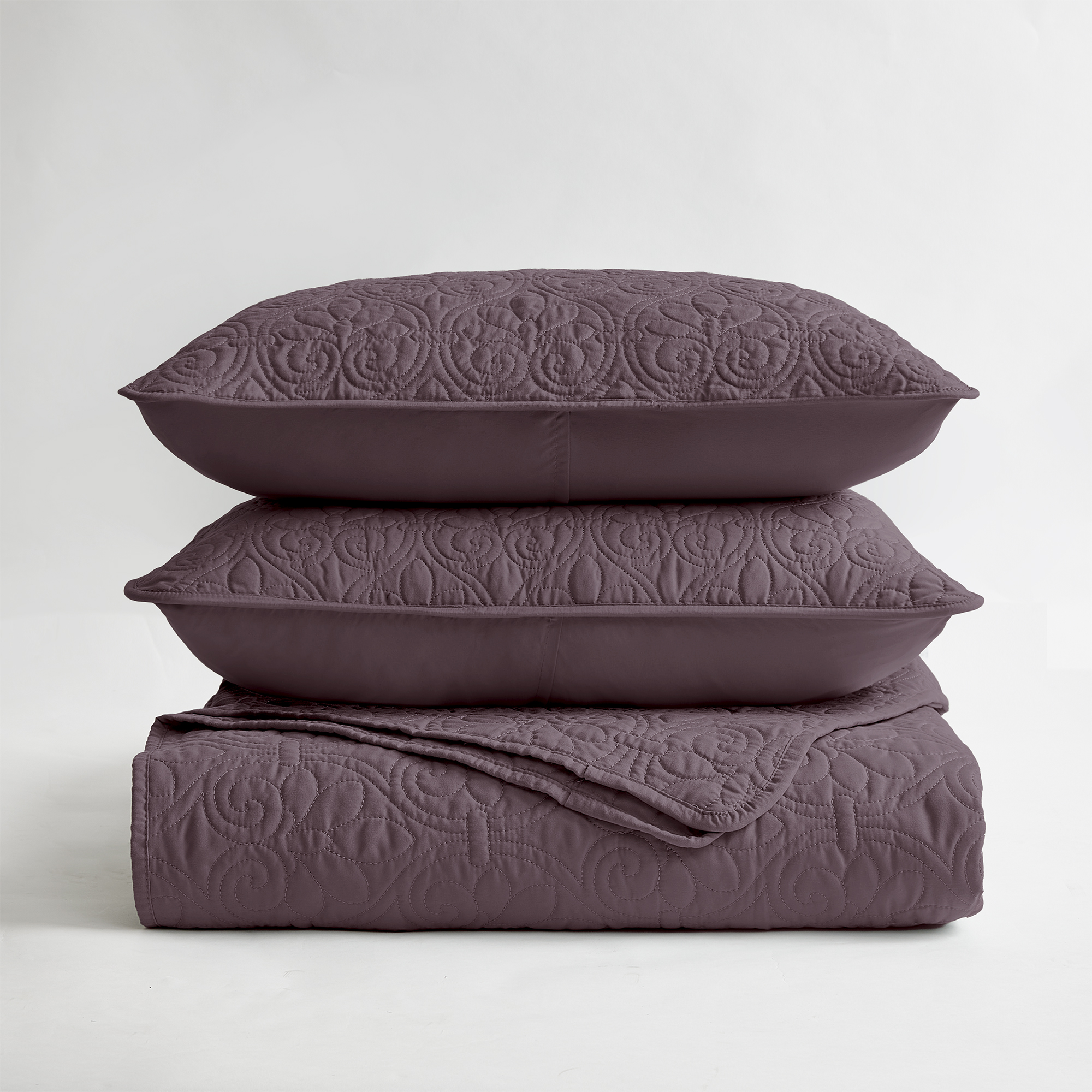Quebec Reversible Quilt Set