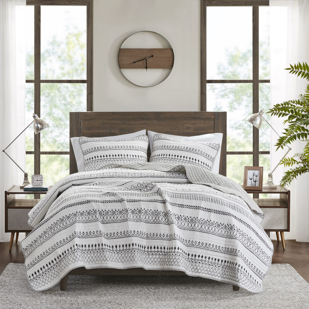 Fraser 3 Piece Printed Microfiber Seersucker Quilt Set