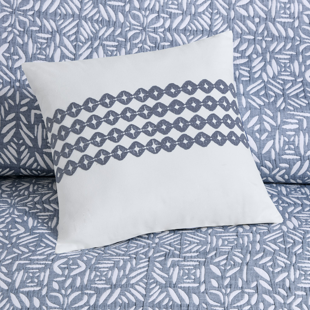 Harmony 4 Piece Oversized Reversible Matelasse Quilt Set with Throw Pillow