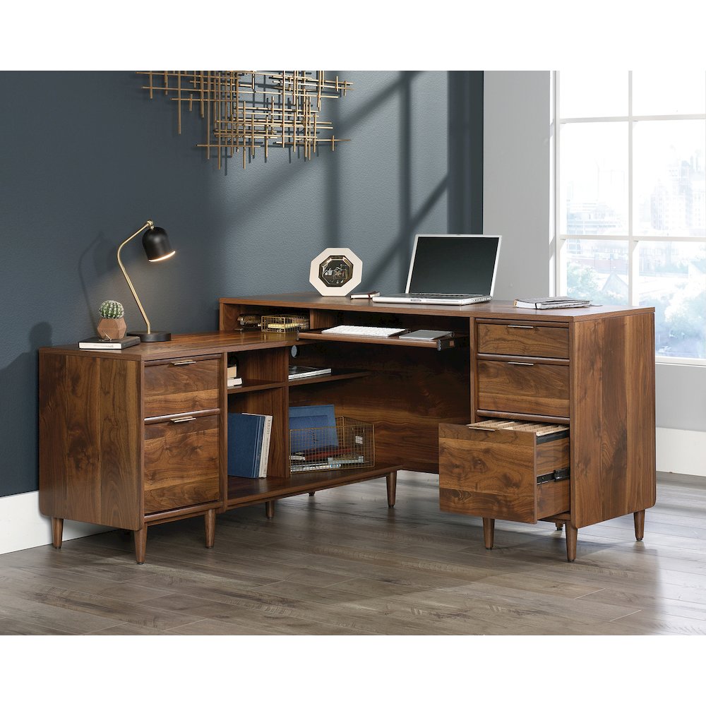Grand Walnut finish