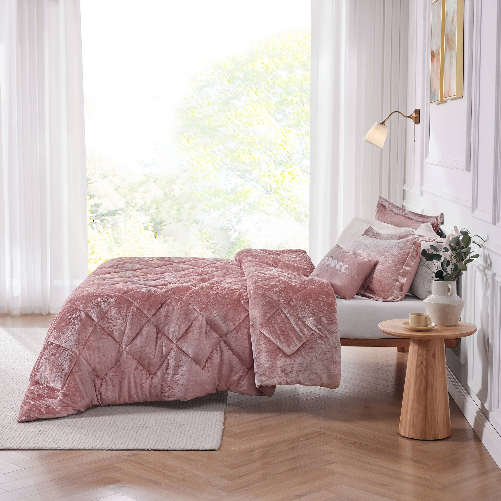 Felicia Velvet Comforter Set with Throw Pillow