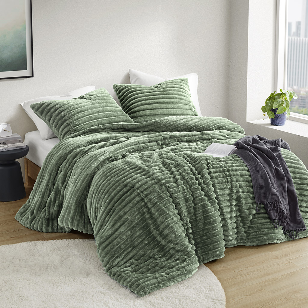 Avril Fluffy Ribbed Plush Comforter Set