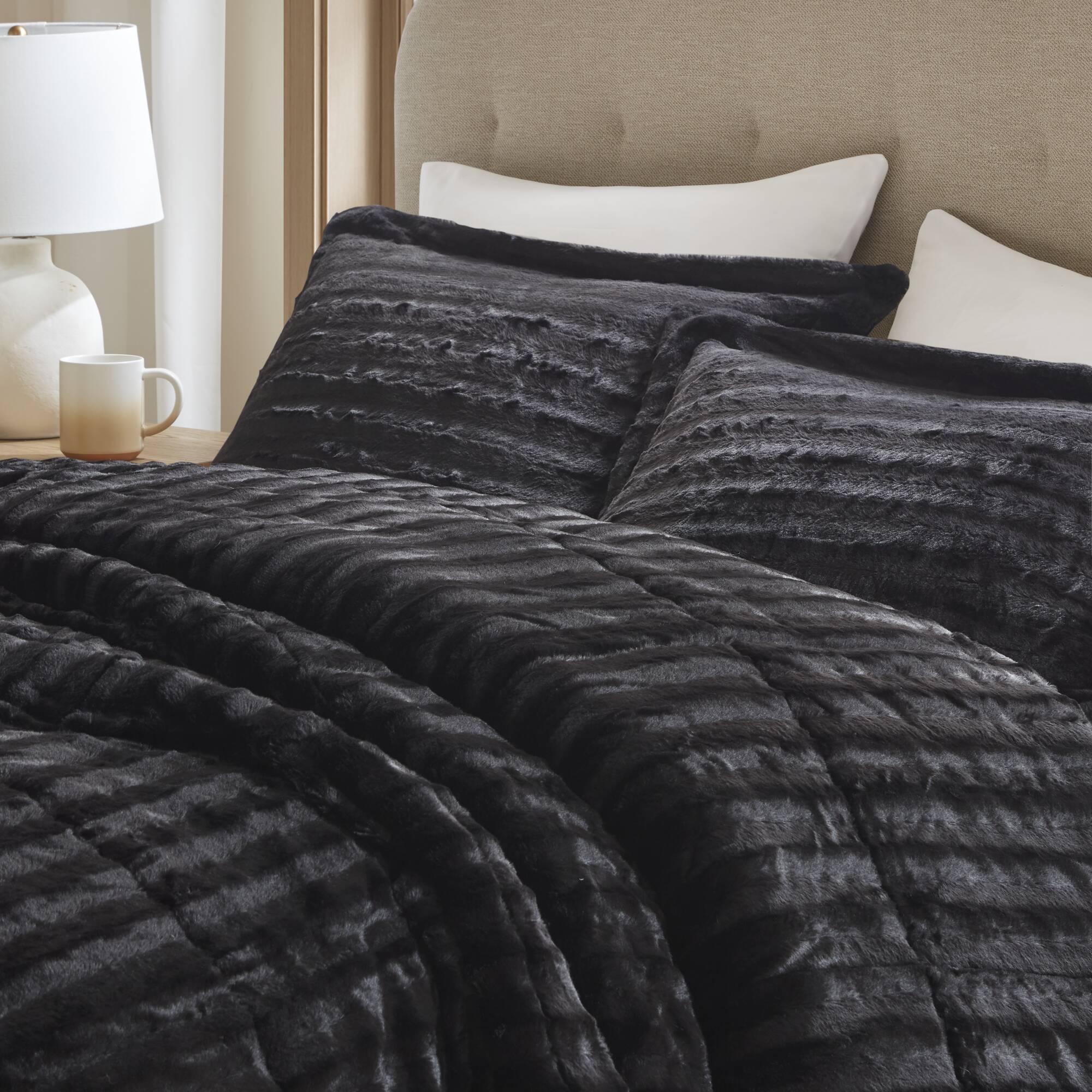 Duke Faux Fur Comforter Mini Set