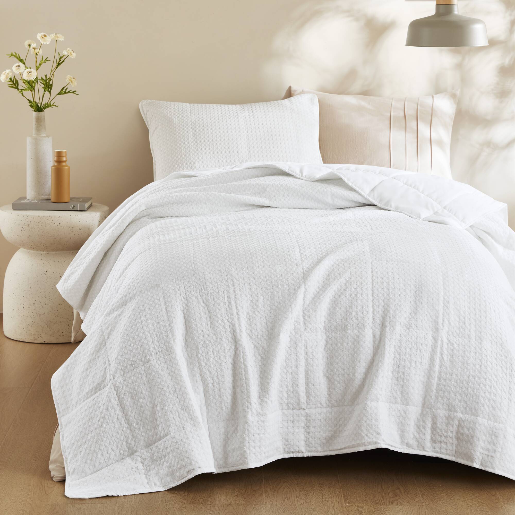 Mina Textured Quilt