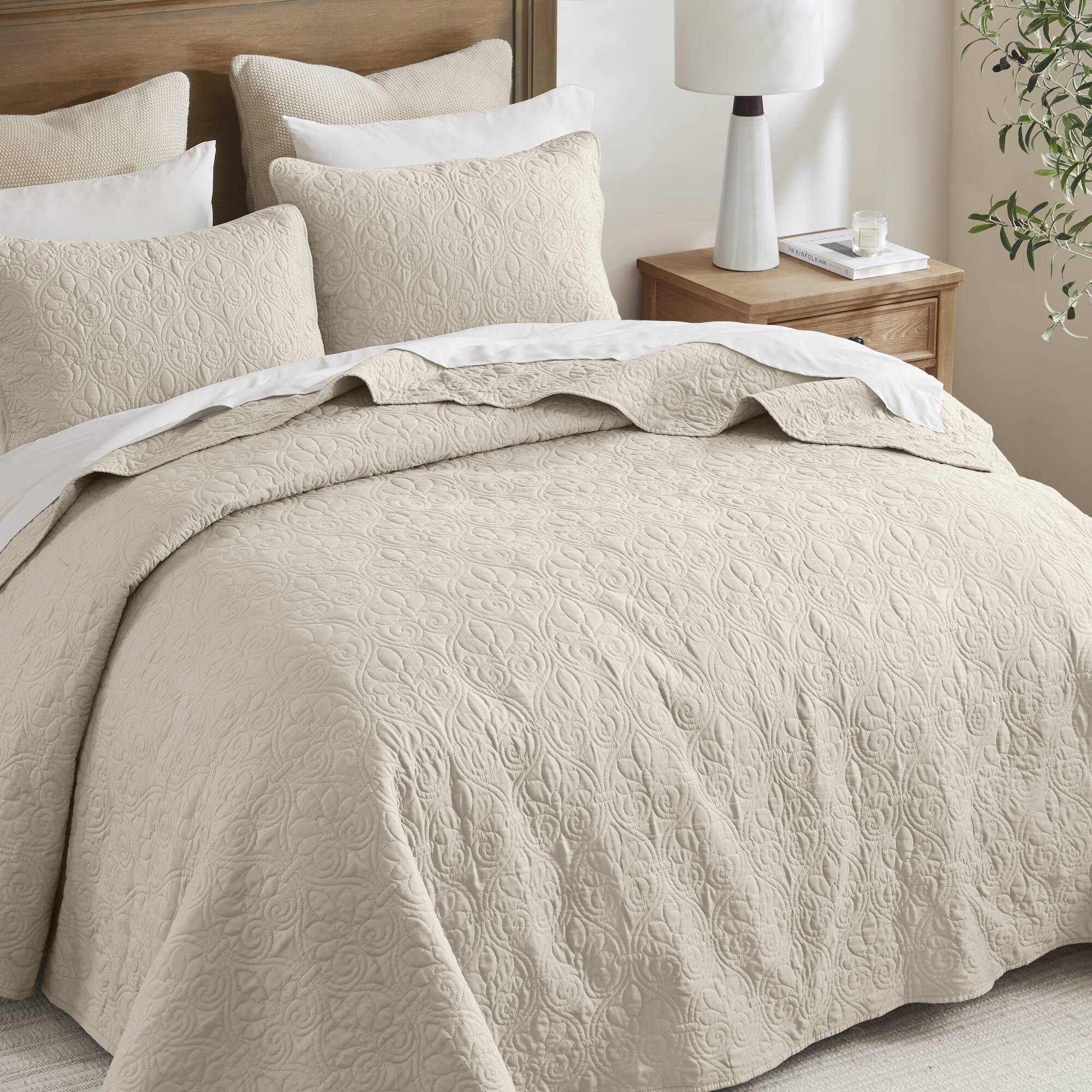Quebec Reversible Bedspread Set