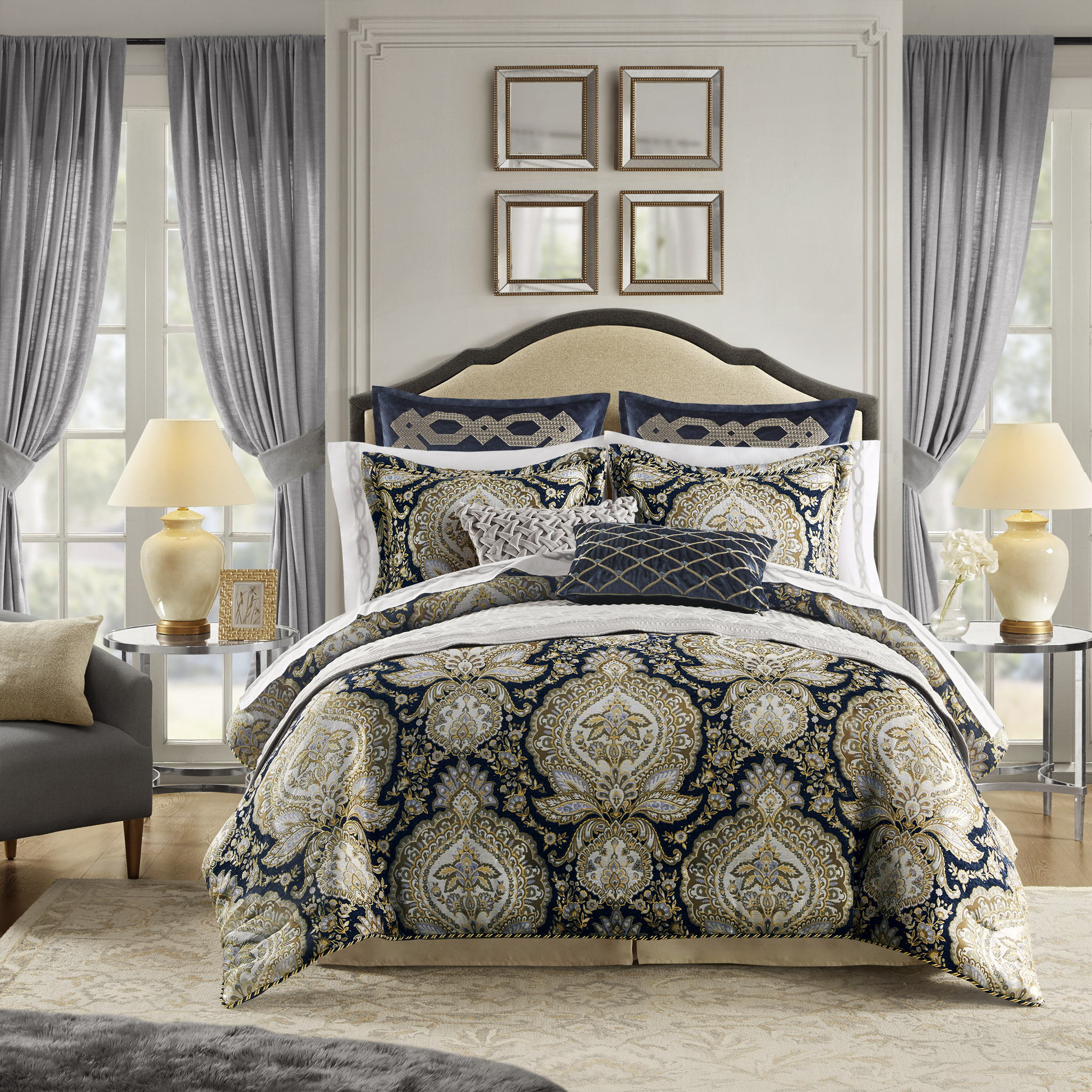 Versailles 3 Piece Quilt Set
