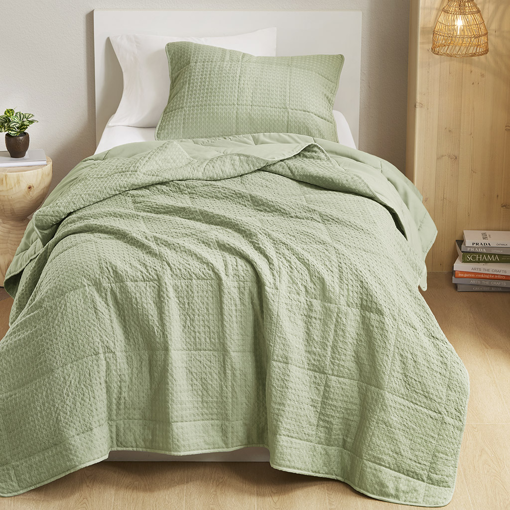 Mina Textured Quilt
