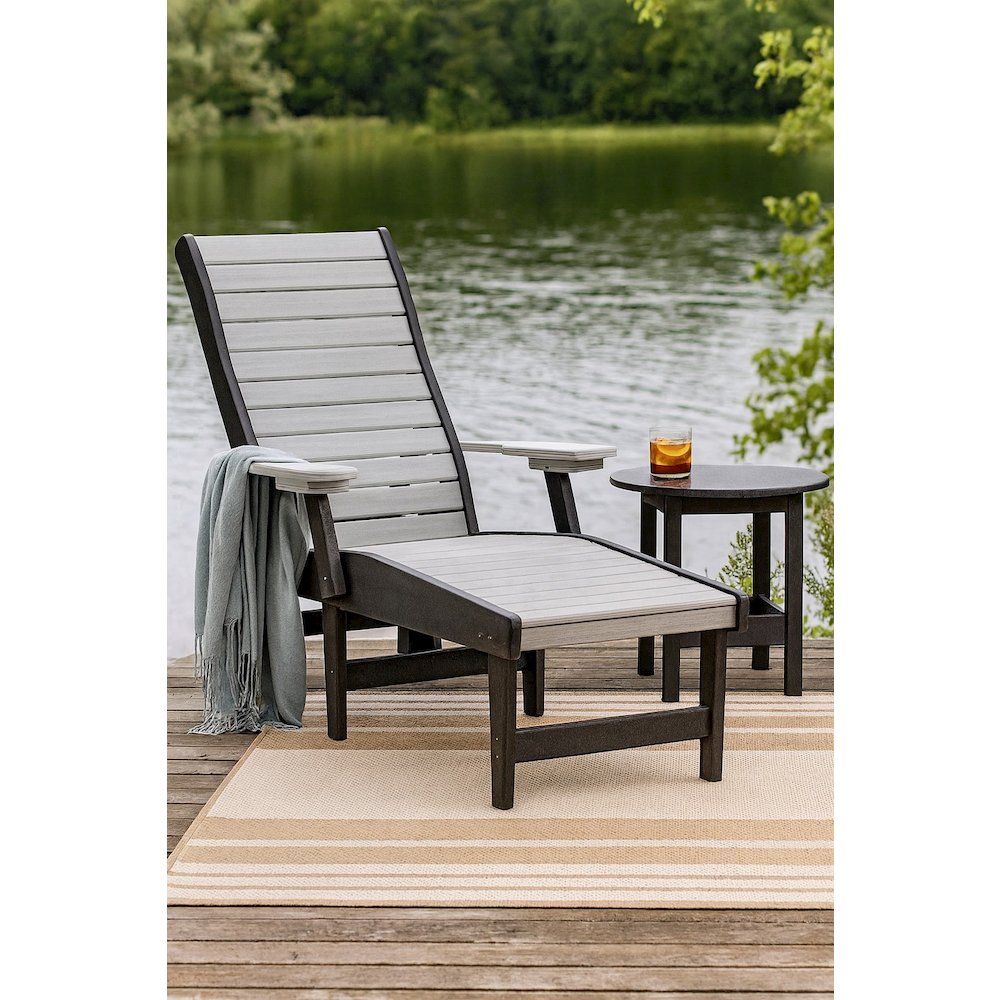 HDPE Outdoor Chaise Lounge Chair in Light Gray and Black
