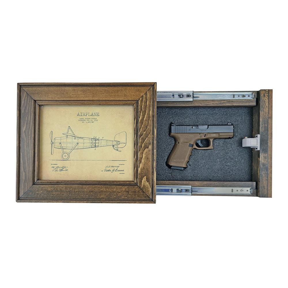 Locking Gun Concealment Feature