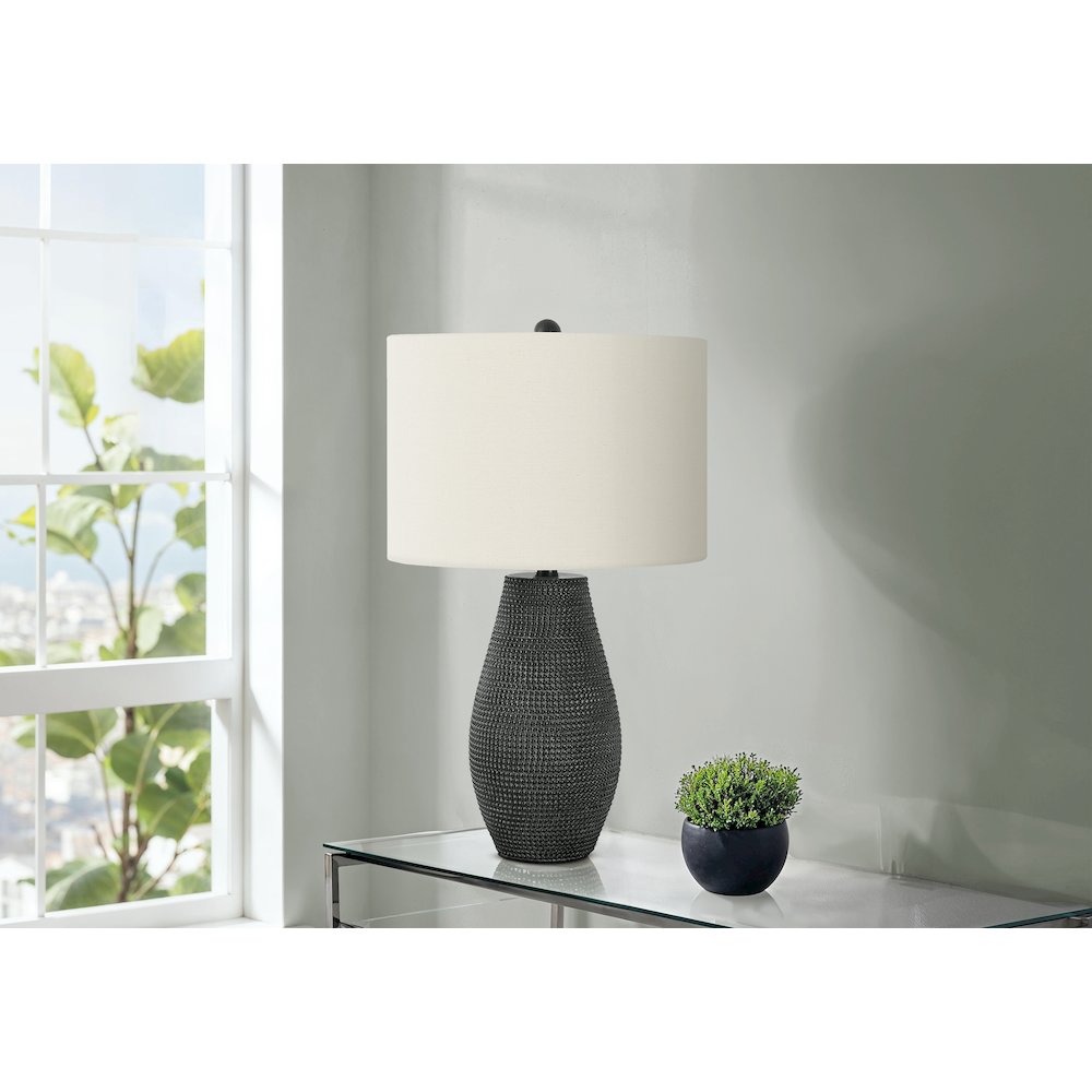 Ivory / Cream Shade