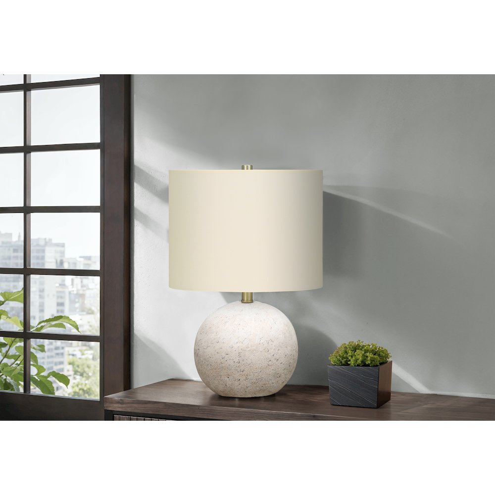 Ivory / Cream Shade