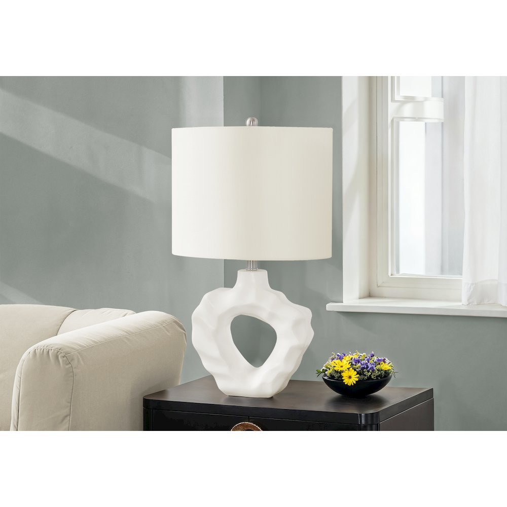 Ivory / Cream Shade