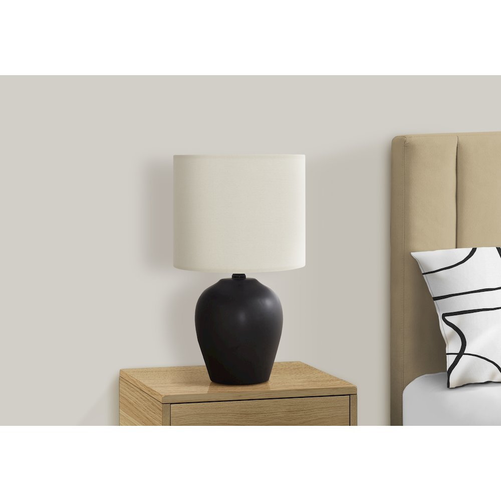 Ivory / Cream Shade