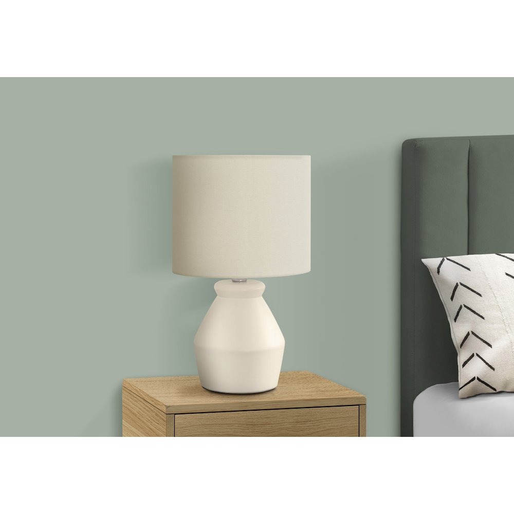 Ivory / Cream Shade