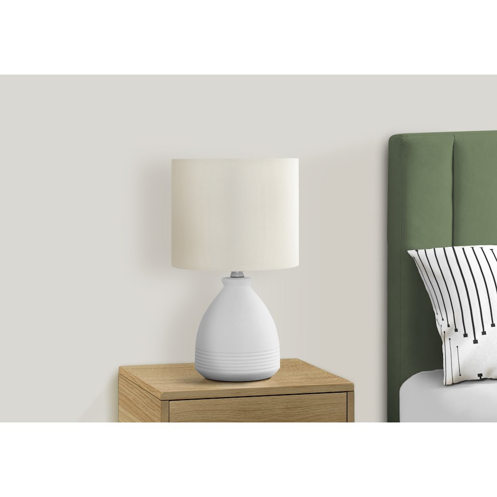 Ivory / Cream Shade
