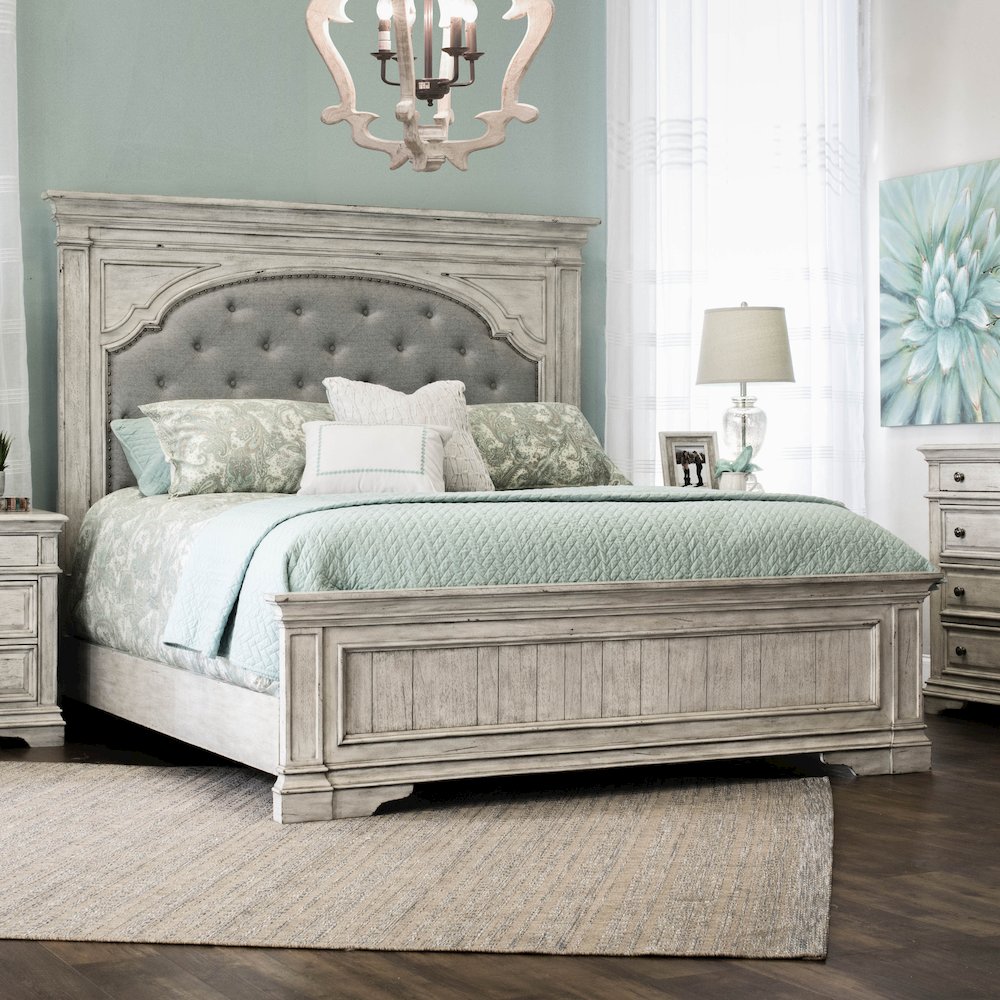 Highland Park Queen Bed Ivory