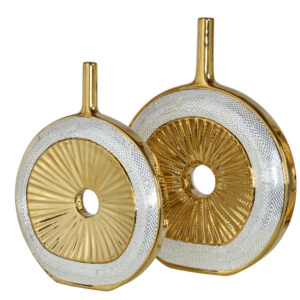 perfect for adding a touch of glamour and sparkle. Graduated in height for a dynamic display