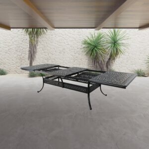 this table offers unmatched flexibility. Featuring two independently operating butterfly leaves