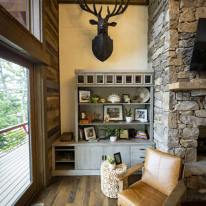 depending on the circumstances. This Imperial Grand Stag Head Mount bust wall hanging is sure to help transform your home into something truly magnificent. This Imperial Grand Stag Head Mount is brand new and makes an excellent gift for any hunting fan or nature lover.