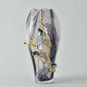 Part of our captivating Silver Monarch Collection